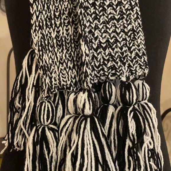 Calvin Klein Scarf - Picture 3 of 3